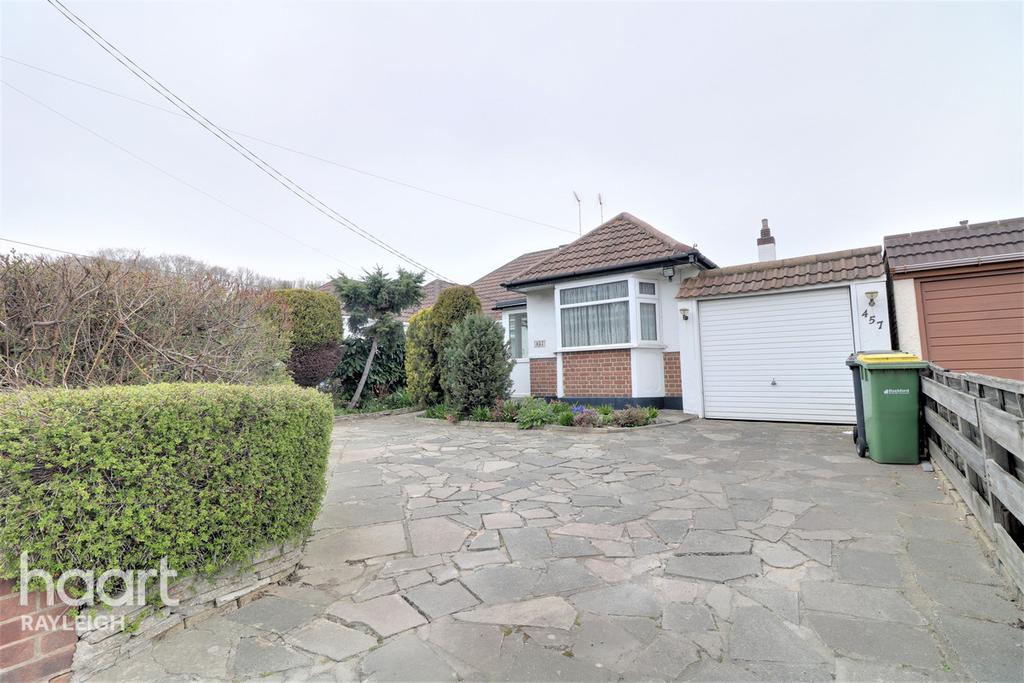 Eastwood Road, Rayleigh 4 bed chalet £400,000