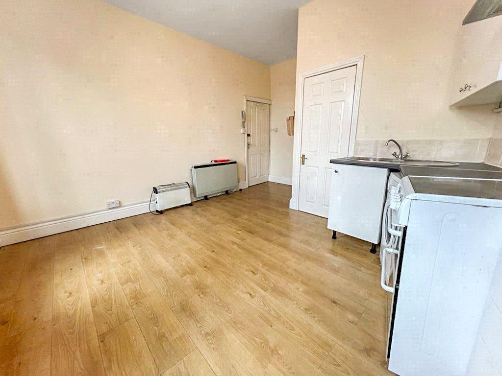 Richmond Road, Twickenham, TW1 Studio £940 pcm (£217 pw)