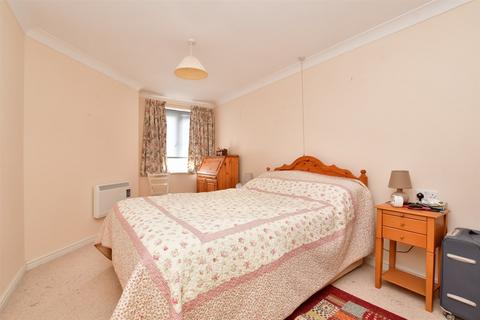 2 bedroom flat for sale, Stafford Road, Caterham, Surrey