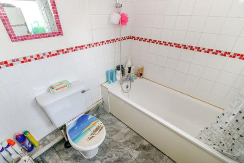 41 Raynton Road, Enfield, EN3 6BP