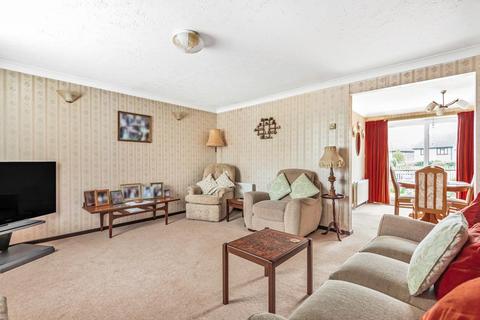 2a Maplehurst Chase, Basingstoke, RG22 4XQ