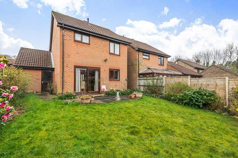2a Maplehurst Chase, Basingstoke, RG22 4XQ