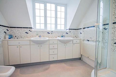 147 Almsford Drive, Harrogate, HG2 8EE