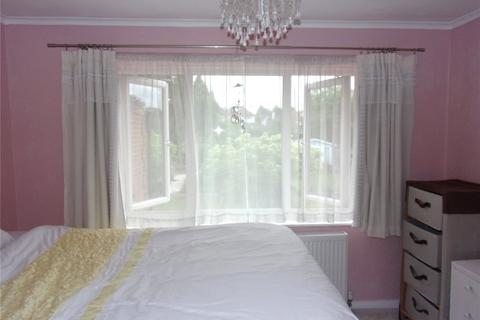 1 bedroom in a house share to rent - Arundel Avenue, Epsom, Surrey, KT17