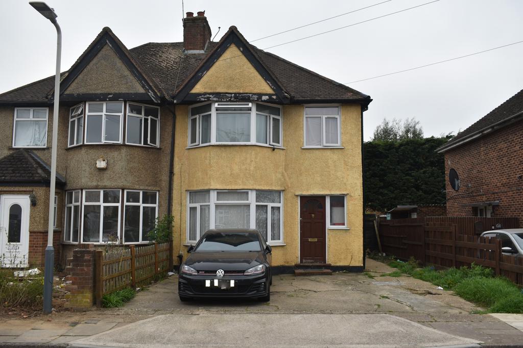 UXBRIDGE, UB8 4 bed semidetached house £1,700 pcm (£392 pw)