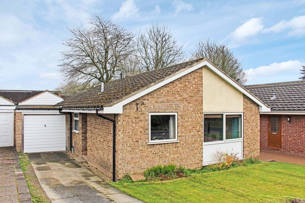 Merchant Way Copmanthorpe, York YO23 3TS 3 bed detached bungalow £380,000
