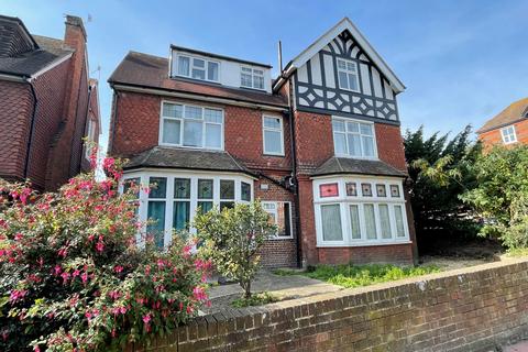 Studio to rent, St. Annes Road, Eastbourne BN21