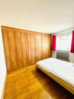 2 bedroom flat to rent, Suffolk Road,  Ilford, IG3