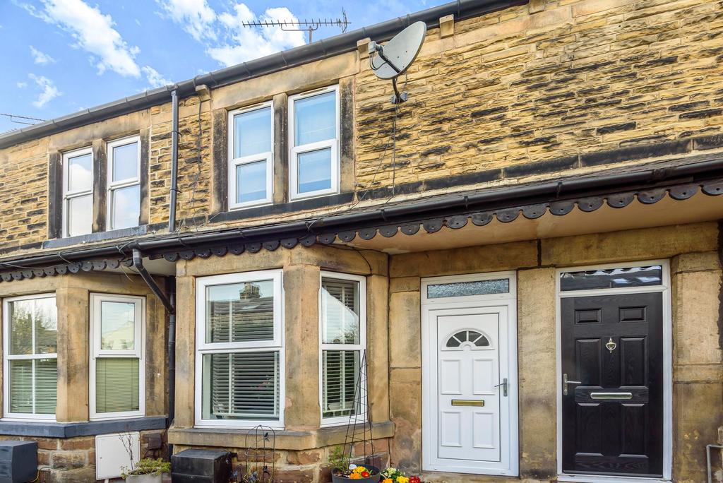 Mayfield Grove, Harrogate, HG1 2 bed terraced house £200,000