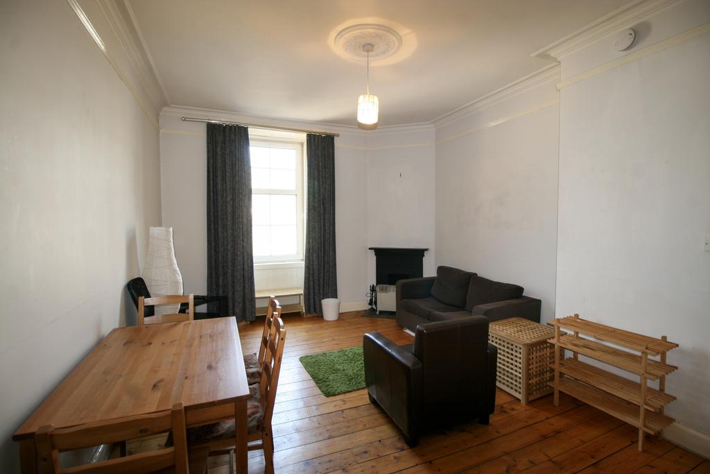 St. Leonards Lane, Edinburgh EH8 1 bed flat £825 pcm (£190 pw)