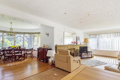 6 Fernhill, Oxshott, Leatherhead, KT22 0JH