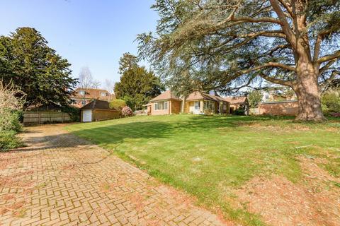 6 Fernhill, Oxshott, Leatherhead, KT22 0JH