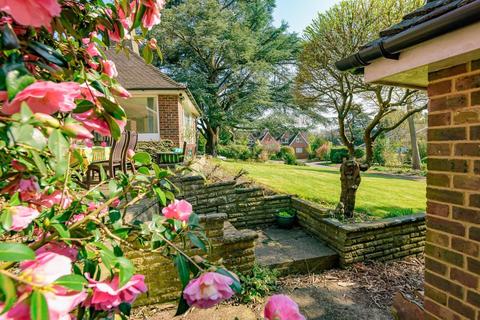 6 Fernhill, Oxshott, Leatherhead, KT22 0JH