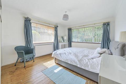 6 Fernhill, Oxshott, Leatherhead, KT22 0JH