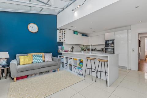 41a Rectory Gardens, London, N8 7PJ