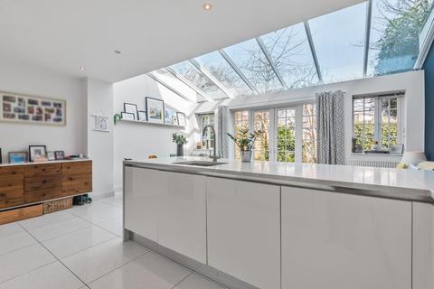 41a Rectory Gardens, London, N8 7PJ
