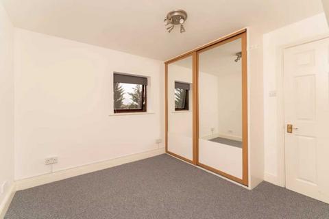 2 bedroom flat for sale, Comer Crescent, Southall, UB2 4XD