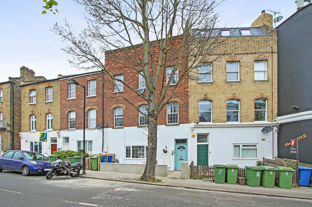 Crystal Palace Road, East Dulwich, SE22 2 bed flat for sale £425,000