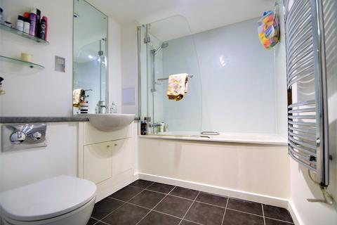 1 bedroom flat to rent, Aquarelle House, 259 City Road, Angel, London