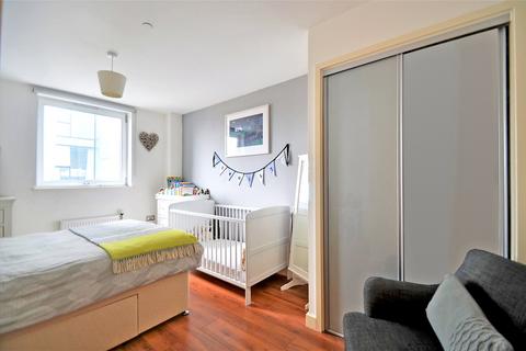 1 bedroom flat to rent, Aquarelle House, 259 City Road, Angel, London