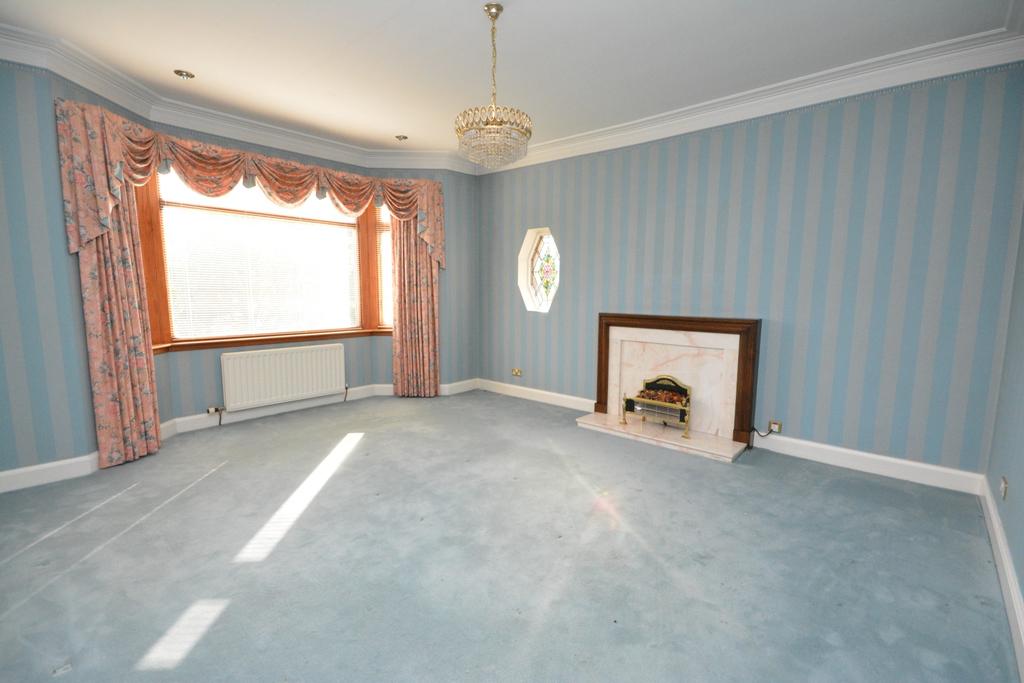 Majors Loan, Falkirk, Stirlingshire... 3 bed detached house £355,000
