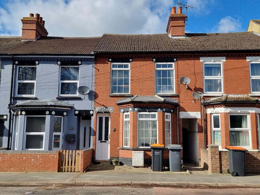 West Parade, Dunstable, Beds LU6 1EN 3 bed terraced house for sale £