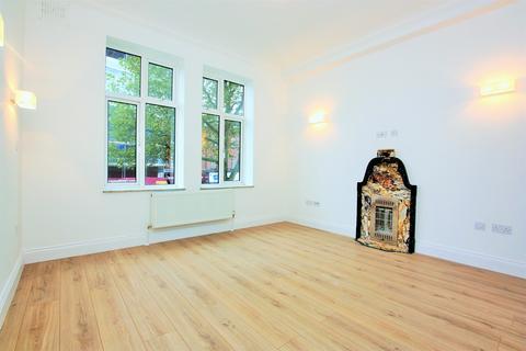 2 bedroom flat to rent, Georgian Court, Vivian Avenue, Hendon, NW4