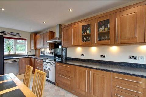 4 Orchard Close, Denham, Uxbridge, UB9 4BB