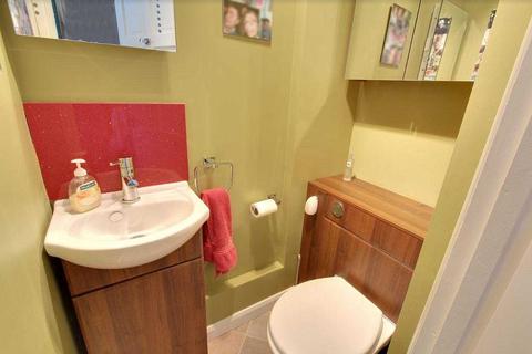 4 Orchard Close, Denham, Uxbridge, UB9 4BB