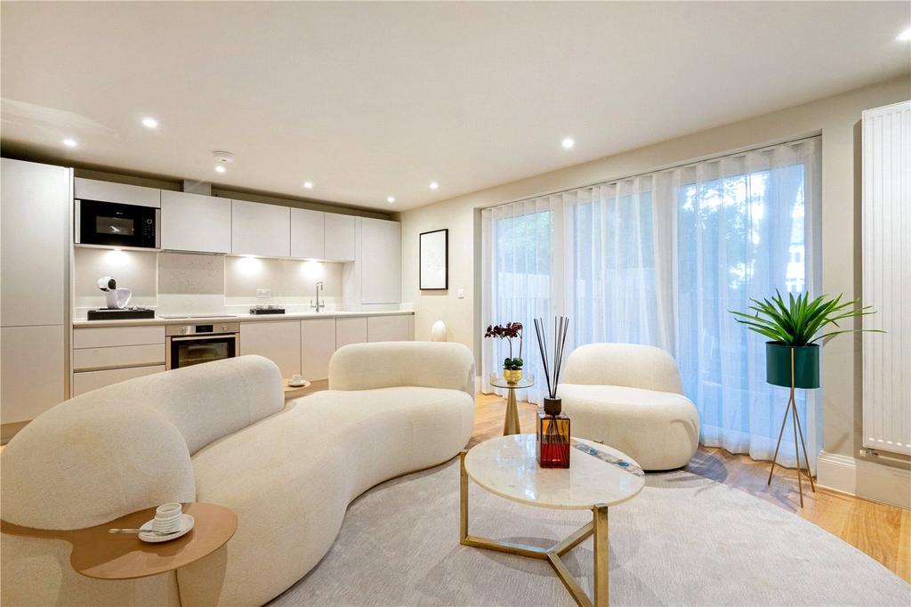 Kitchen / Reception