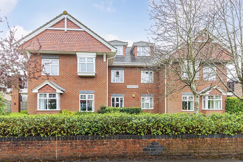Wortley Road, Highcliffe, Dorset. BH23 5DT 3 bed flat £450,000