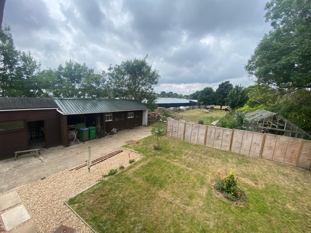Warsash Greenaway Lane Unfurnished 4 bed chalet £2,000 pcm (£462 pw)