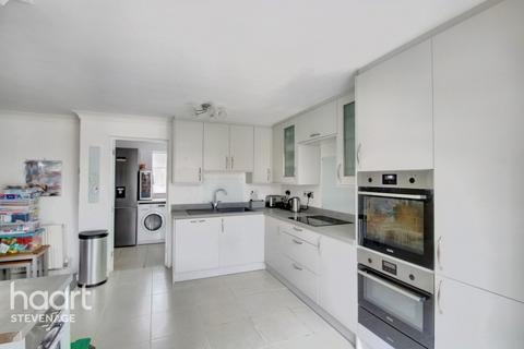 26 Lygrave, Stevenage, SG2 8LB
