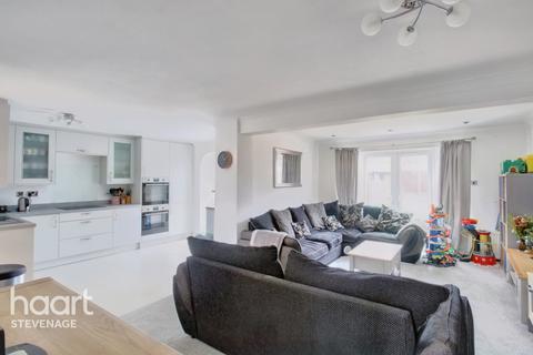 26 Lygrave, Stevenage, SG2 8LB