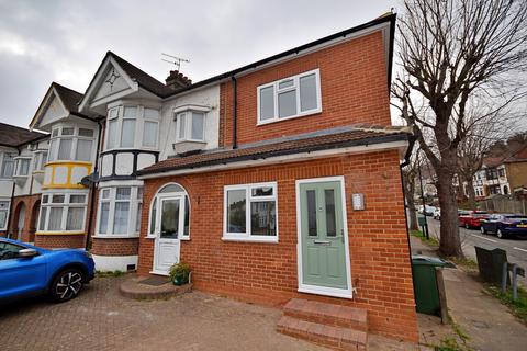 2 bedroom end of terrace house to rent, Larkshall Road, Chingford, London. E4 9HZ