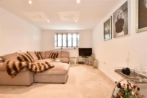 4 Hemnall Mews, Epping, CM16 4LJ