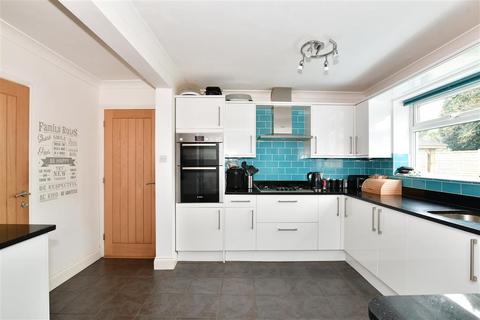 1 Oak Mead, Meopham, Gravesend, DA13 0PL