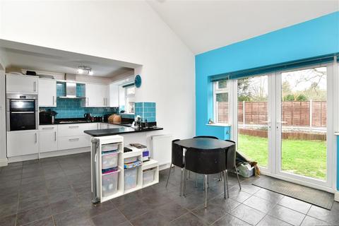 1 Oak Mead, Meopham, Gravesend, DA13 0PL