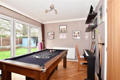 1 Oak Mead, Meopham, Gravesend, DA13 0PL