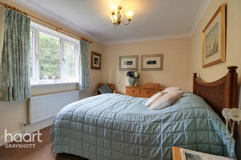 10 Stonedene Close, Headley Down, Bordon, GU35 8HW
