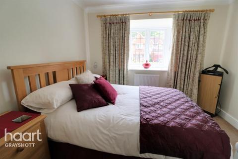 10 Stonedene Close, Headley Down, Bordon, GU35 8HW