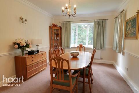 10 Stonedene Close, Headley Down, Bordon, GU35 8HW