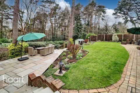 10 Stonedene Close, Headley Down, Bordon, GU35 8HW