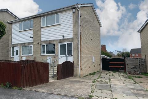 2 bedroom semi-detached house to rent, Strauss Crescent, Maltby