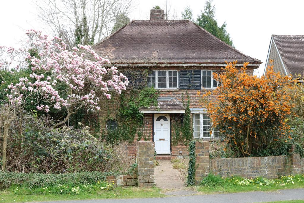 Fairfield Way, Haywards Heath, RH16 4 bed house £575,000