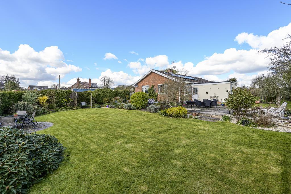 Almeley, Herefordshire, HR3 4 bed detached bungalow for sale £550,000