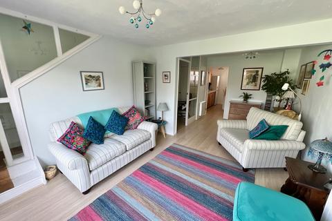 16 Beacon Grove, Carshalton, SM5 3BA
