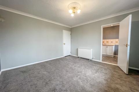 2 bedroom flat for sale - Carisbrook Lodge, Hilltop Close, Rayleigh