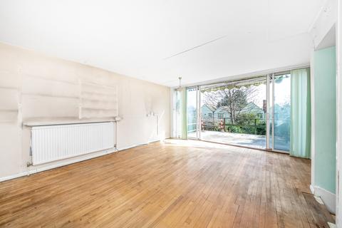17 Tristan Square, London, SE3 9UB