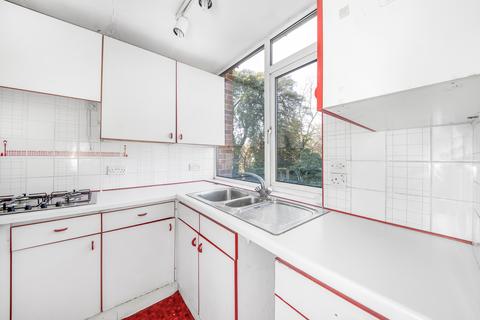 17 Tristan Square, London, SE3 9UB